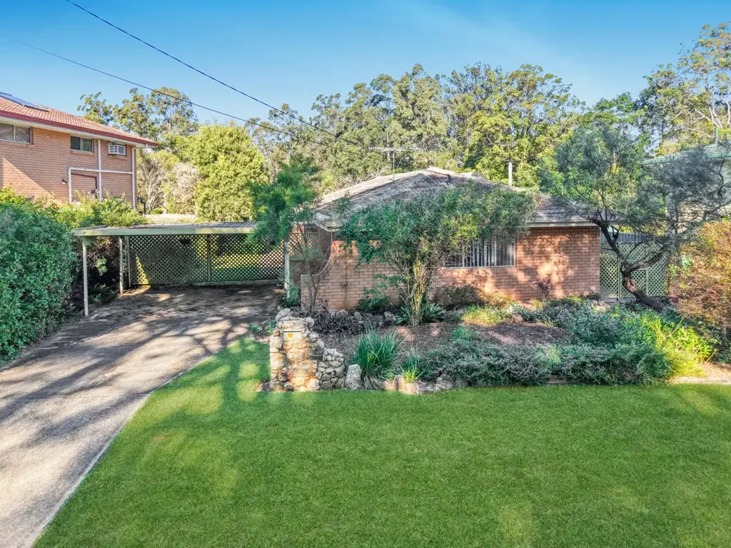 17 Avon Crescent, Albany Creek, QLD 4035
