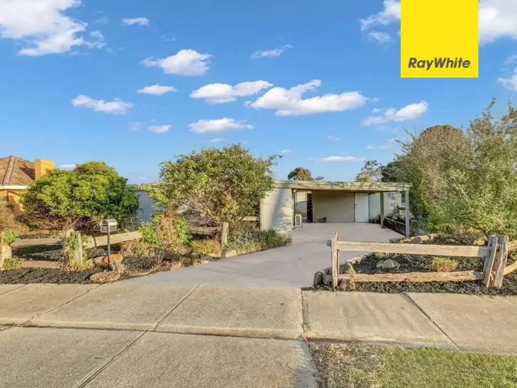 Melton South 3chambre Spacious Living on 592m² (Approx.) in a Prime Melton South Location