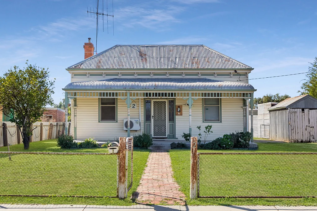 Cohuna 3 Bedroom Charming Circa 1920 Cottage on a Generous Block