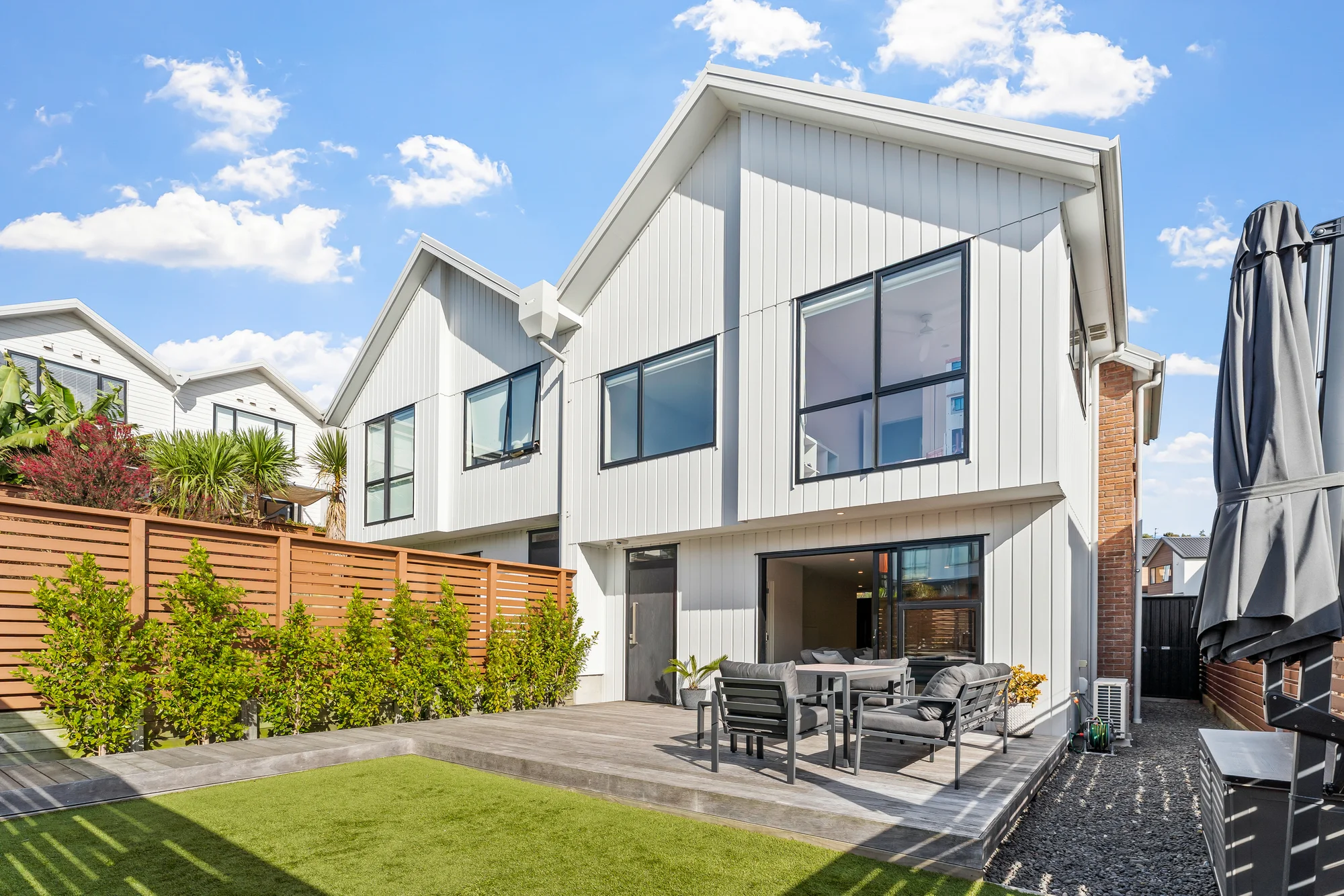 Stanmore Bay 3房  Freehold, Fabulous & Fuss-Free