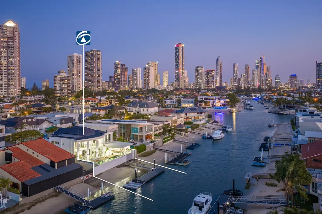 Surfers Paradise 5غرفة نوم Quality & Style - Just off Main River! - Owners Purchased Elsewhere!
