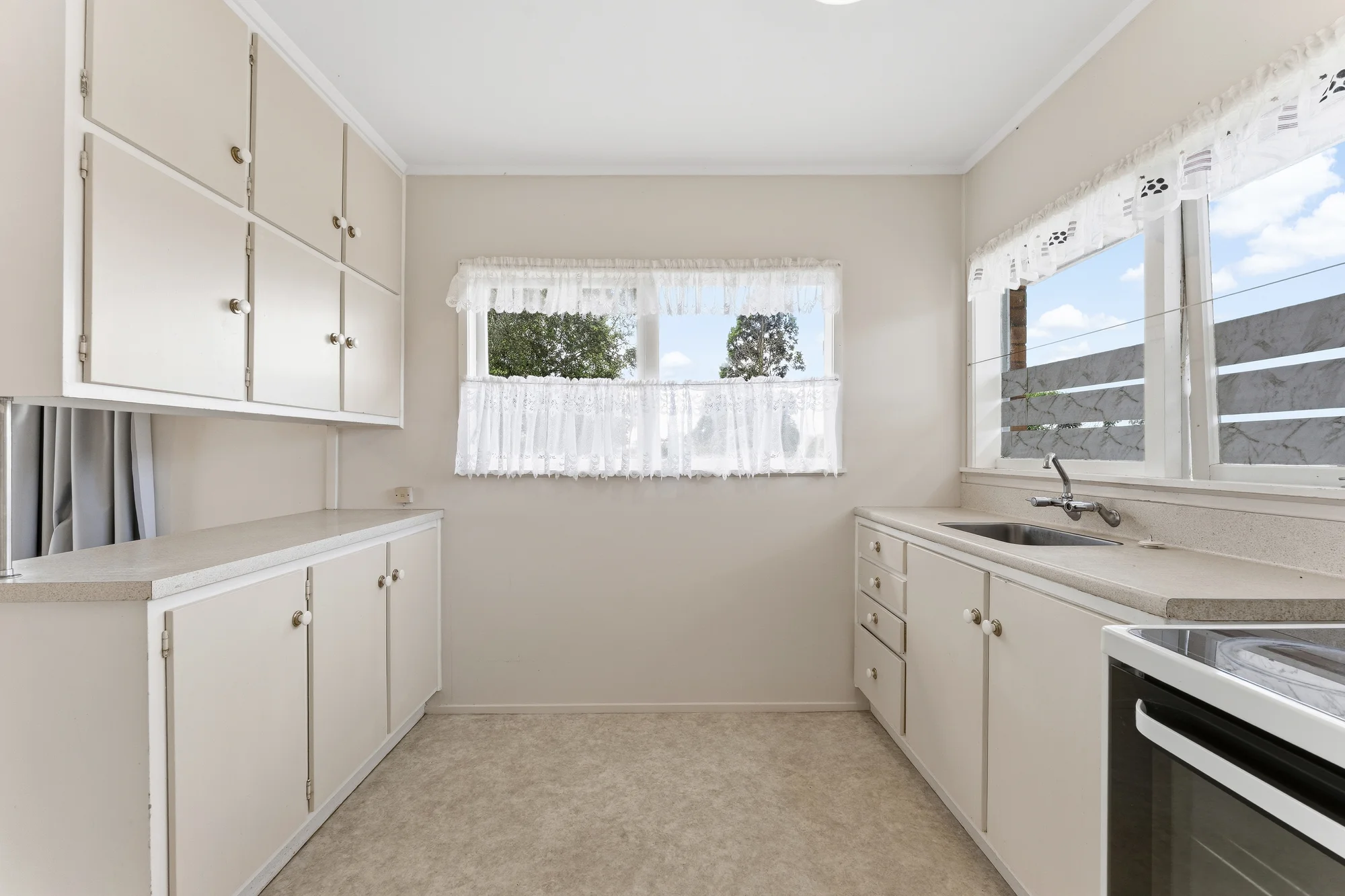 321 Wairau Road, Totara Vale, photo 9