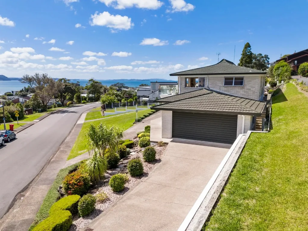 76 Marellen Drive, Red Beach