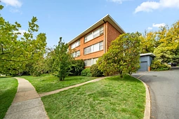 27/137 Blamey Crescent, Campbell