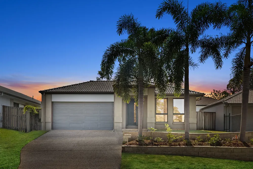 Bridgeman Downs 4침실 Elegant Family Living in Prestigious Bridgeman Downs