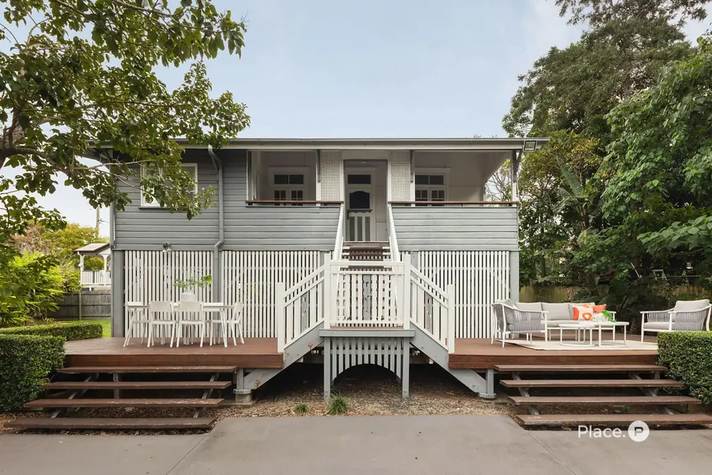 Woolloongabba 3 Bedroom Elevated, Renovated Charm and Future Potential on a Flood-Free 812sqm