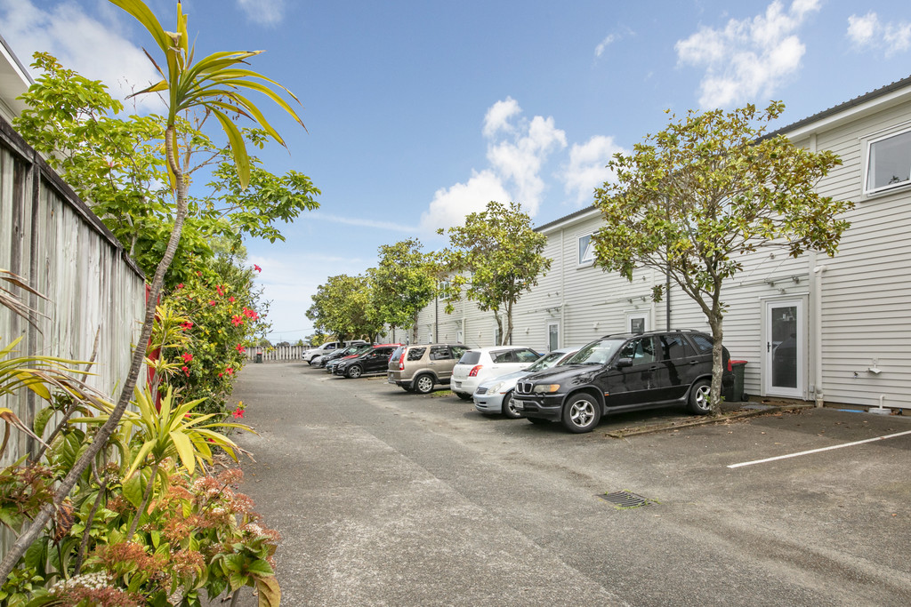 6/99 Mays Road, Onehunga, Auckland, 2 Bedrooms, 1 Bathrooms