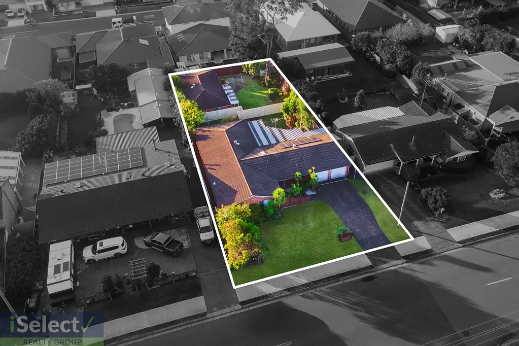 Silverdale 6 Slaapkamer Dual Living Opportunity – Spacious Family Home & Private Granny Flat