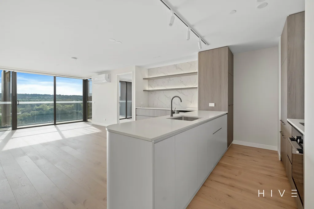Dickson Executive Top Floor Apartment