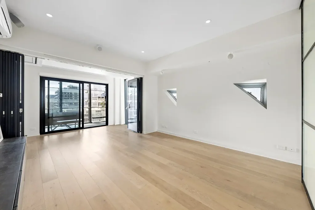 Looking for a luxurious living experience in the heart of Melbourne?