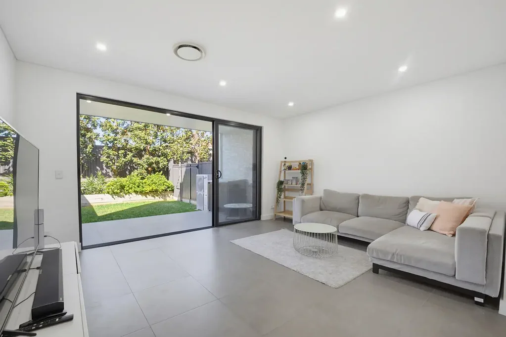 Riverwood 3Zimmer Contemporary Townhouse Designed for Modern Family Living