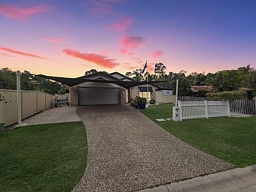 70 Pacific Pines Boulevard, Pacific Pines