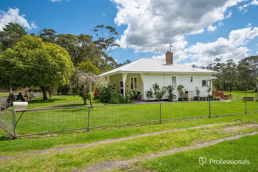 112 Barak Drive, Launching Place, VIC 3139