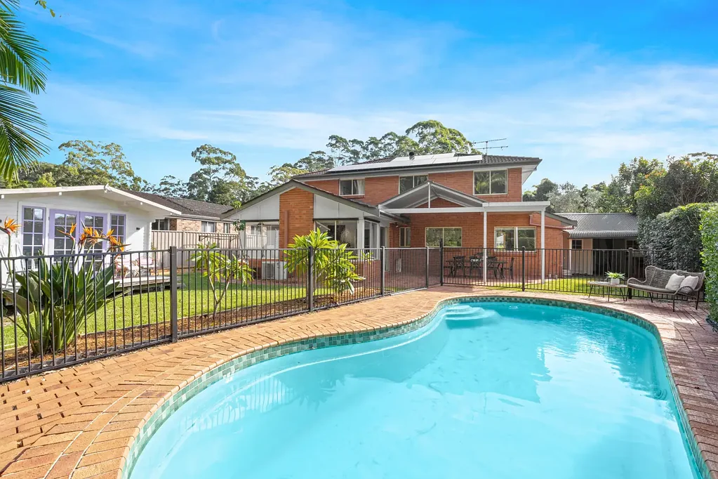 Lisarow 5Phòng ngủ Sophisticated Family Living with Poolside Entertaining & Space to Grow