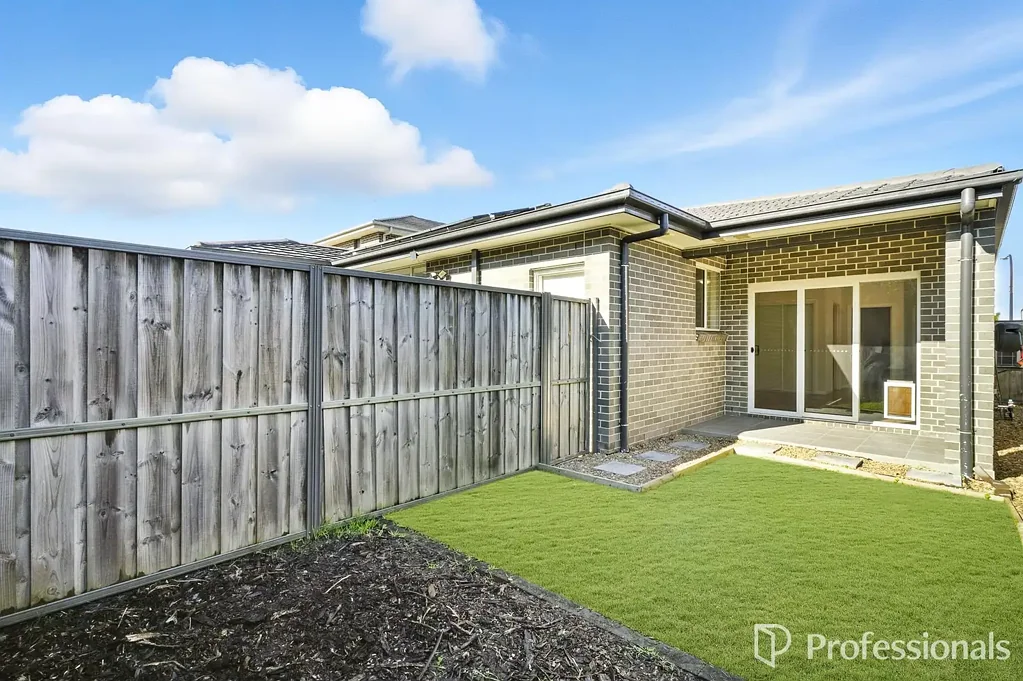 1 Bedroom Granny Flat with Garage