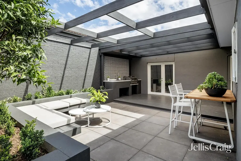 Bentleigh East 3部屋 Renovated with excellence in street front privacy