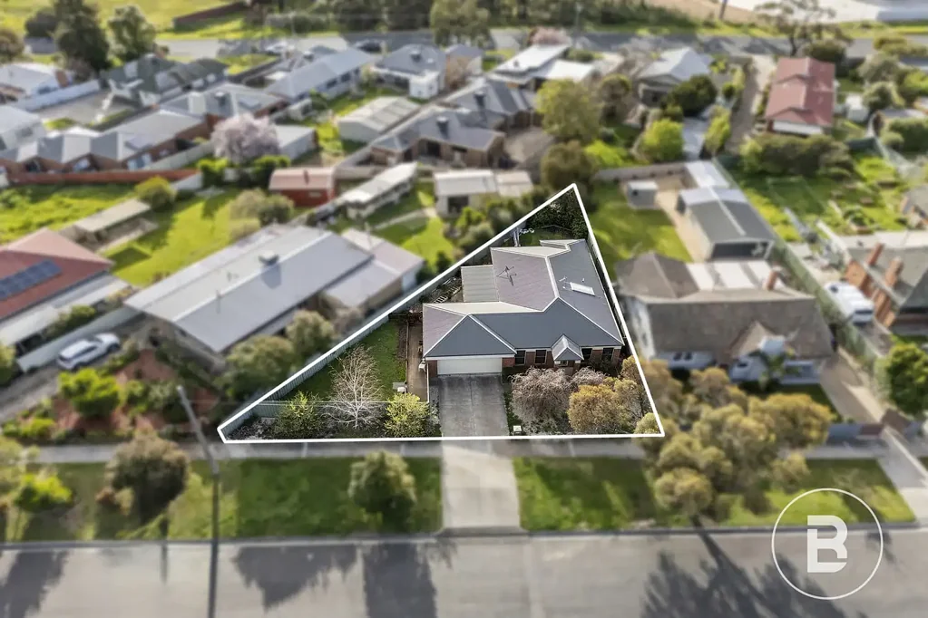 North Bendigo 3બેડરૂમ Modern Comfort in a Quiet, Leafy Location