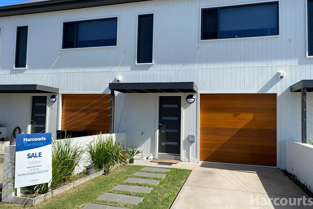 South West Rocks 4 Bedroom Set To Impress