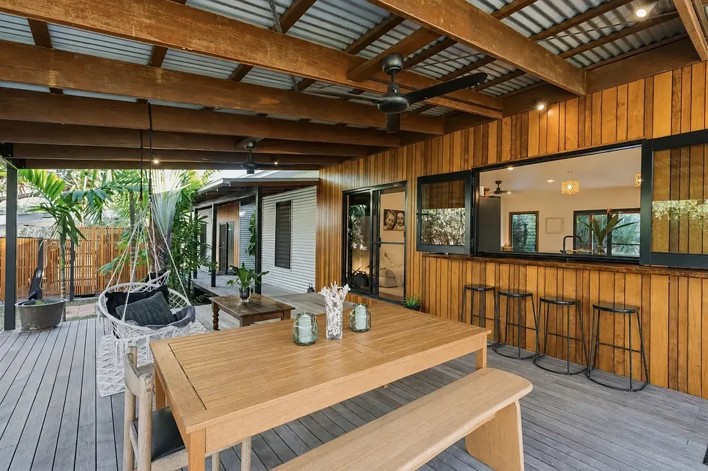 Hideaway Bay 4 Bedroom COASTAL LIVING MEETS BUSH RETREAT – FIRST TIME OFFERING!