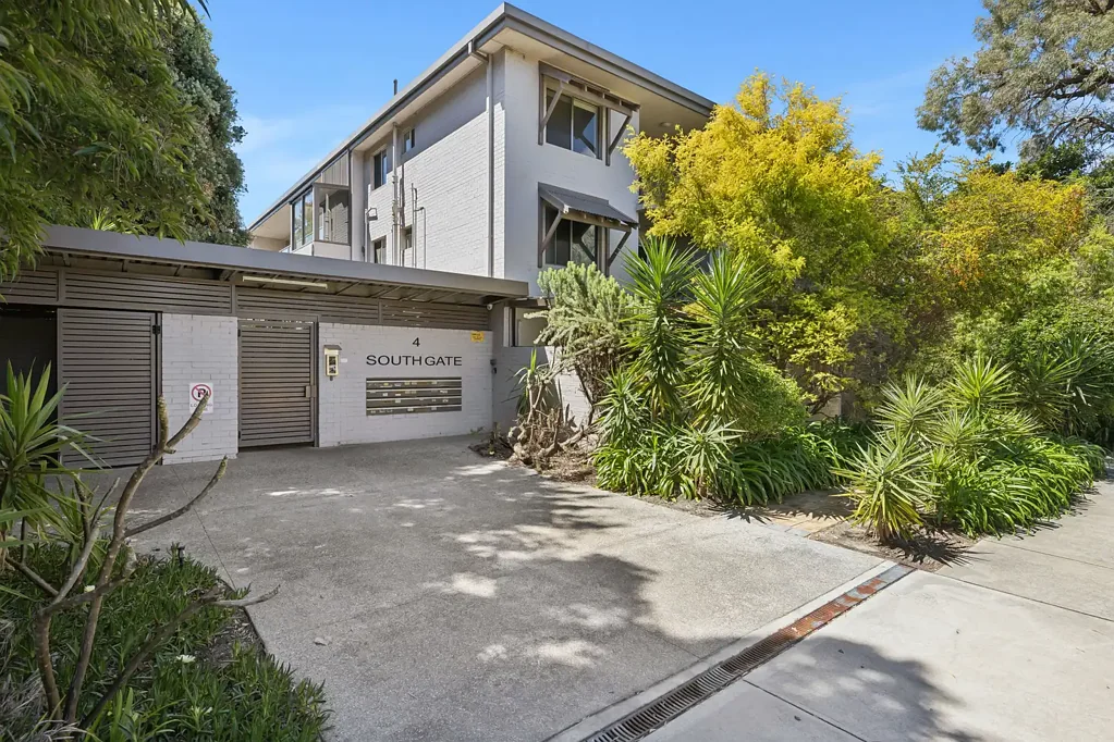 9/4 Comer Street, Como, WA 6152