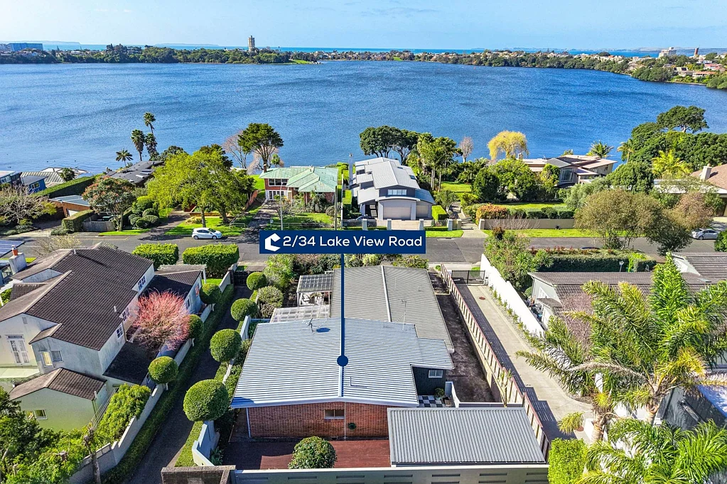 Takapuna 3 Slaapkamer Entry Level Lakeside Gem