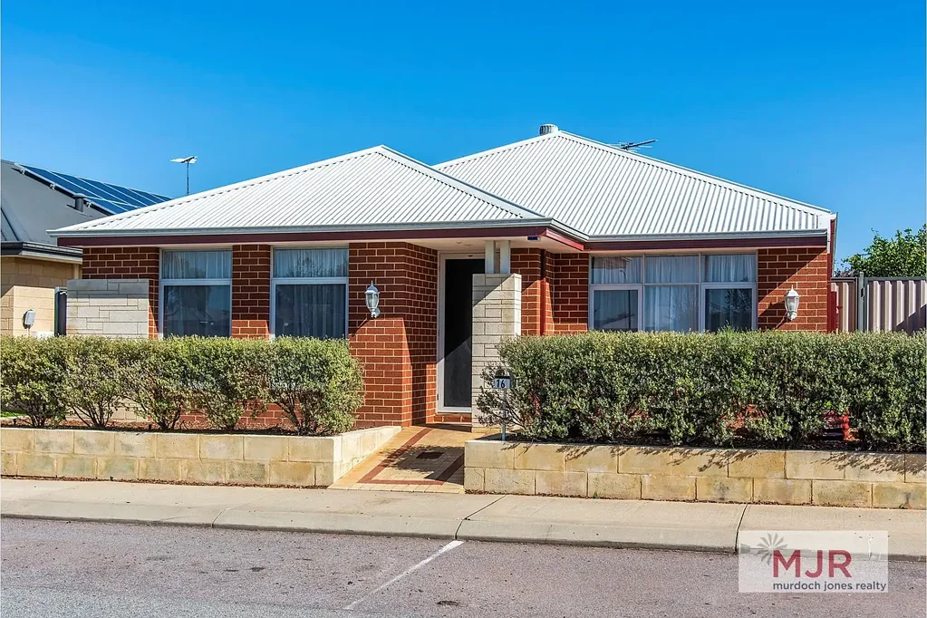 16 St Tropez Gardens, Piara Waters, WA 6112