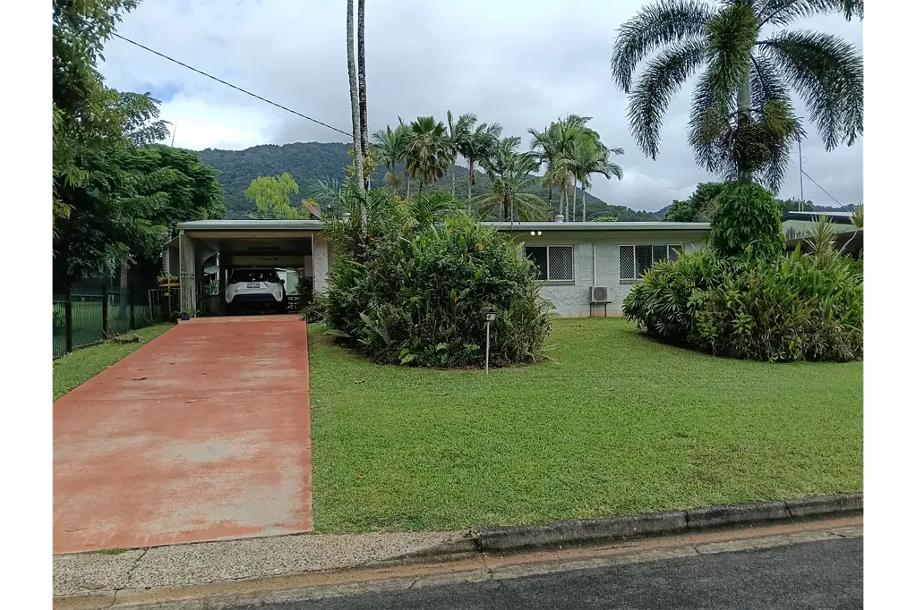 Lowset Home in Beautiful Quiet Close