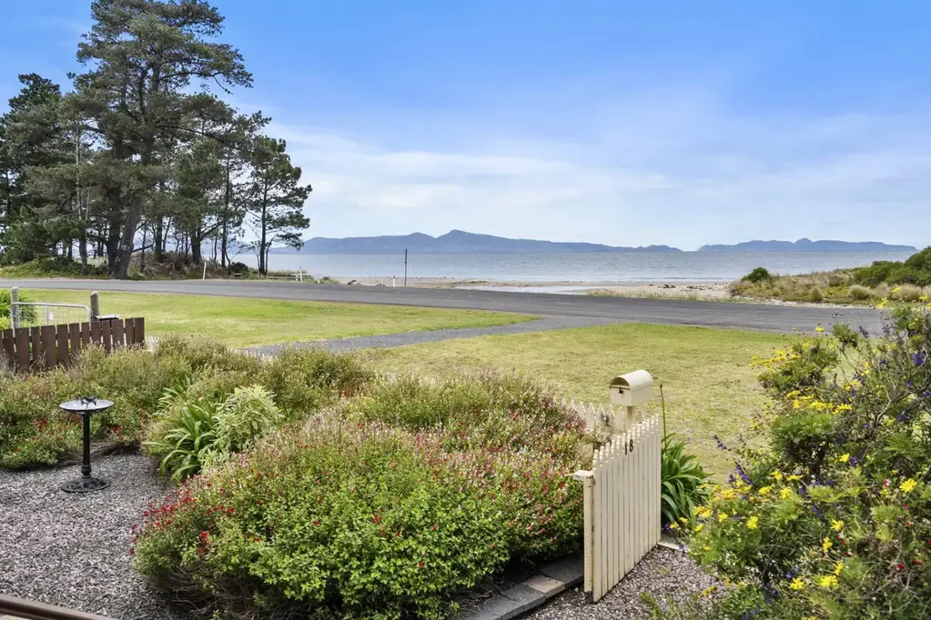 Swansea 4房  Immaculate coastal home in a prime location