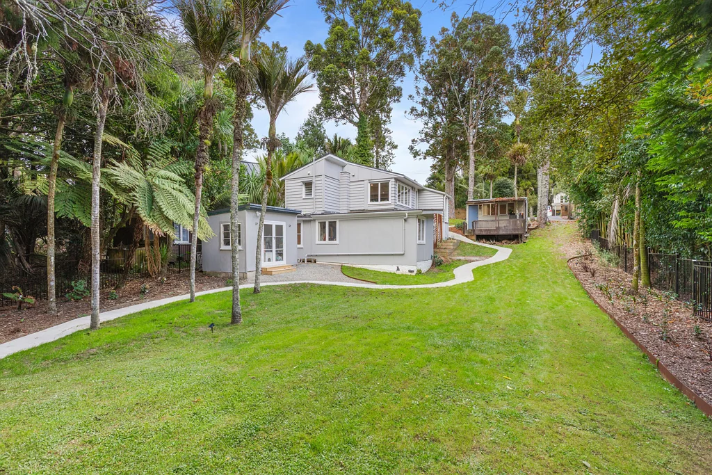 Titirangi 3Moenga The Hollywood Lifestyle