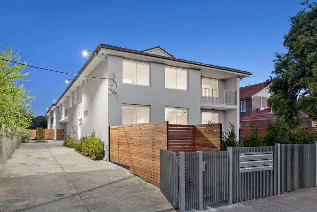 Modern Two-Bedroom Apartment in Convenient Ormond Location