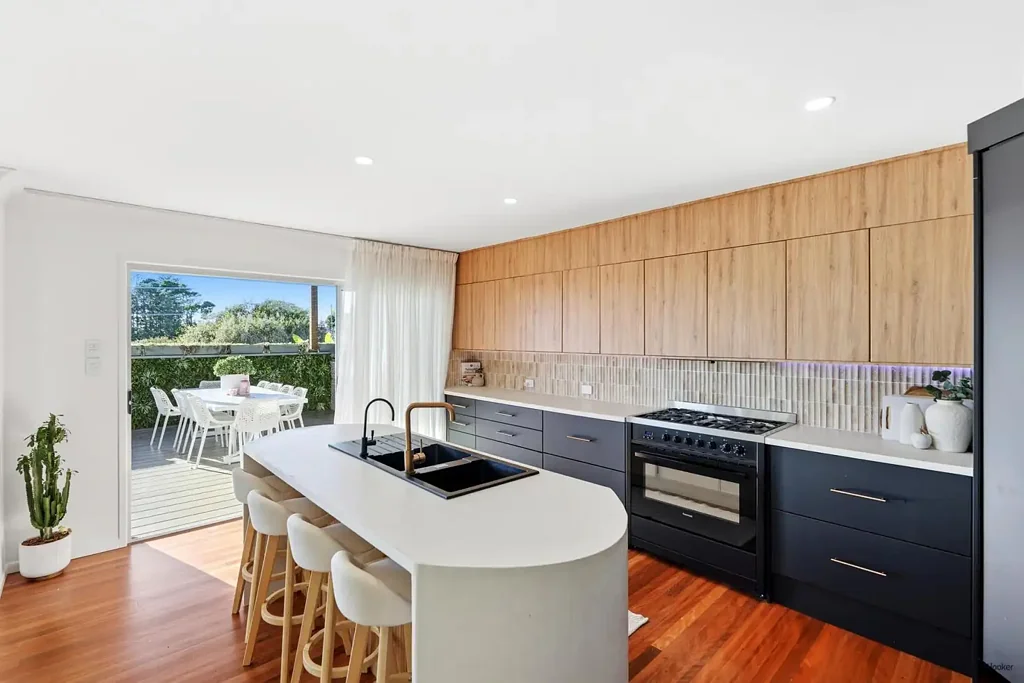 Banora Point 5chambre Stylish Family Home. Ocean Views & Dual Living
