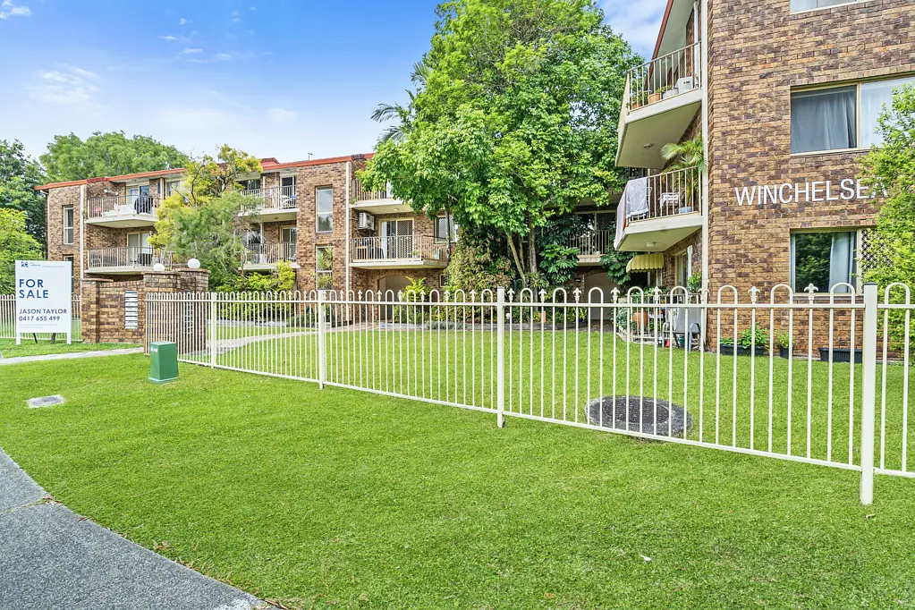 5/4 Rolan Court, Palm Beach, QLD 4221