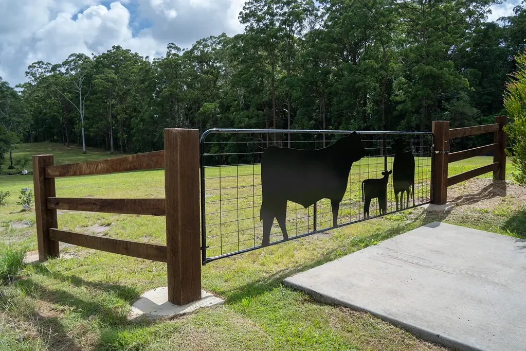 Glenview Conveniently located acreage building site