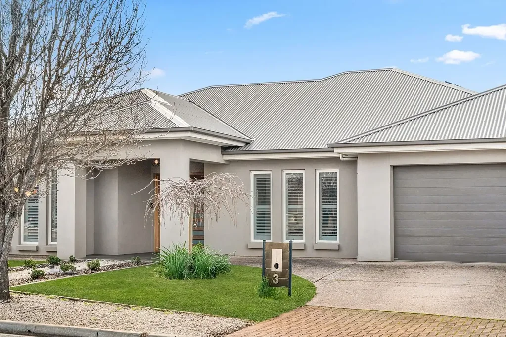 Seaford Meadows 4房  A Calm & Considered Home Made for Family Living.