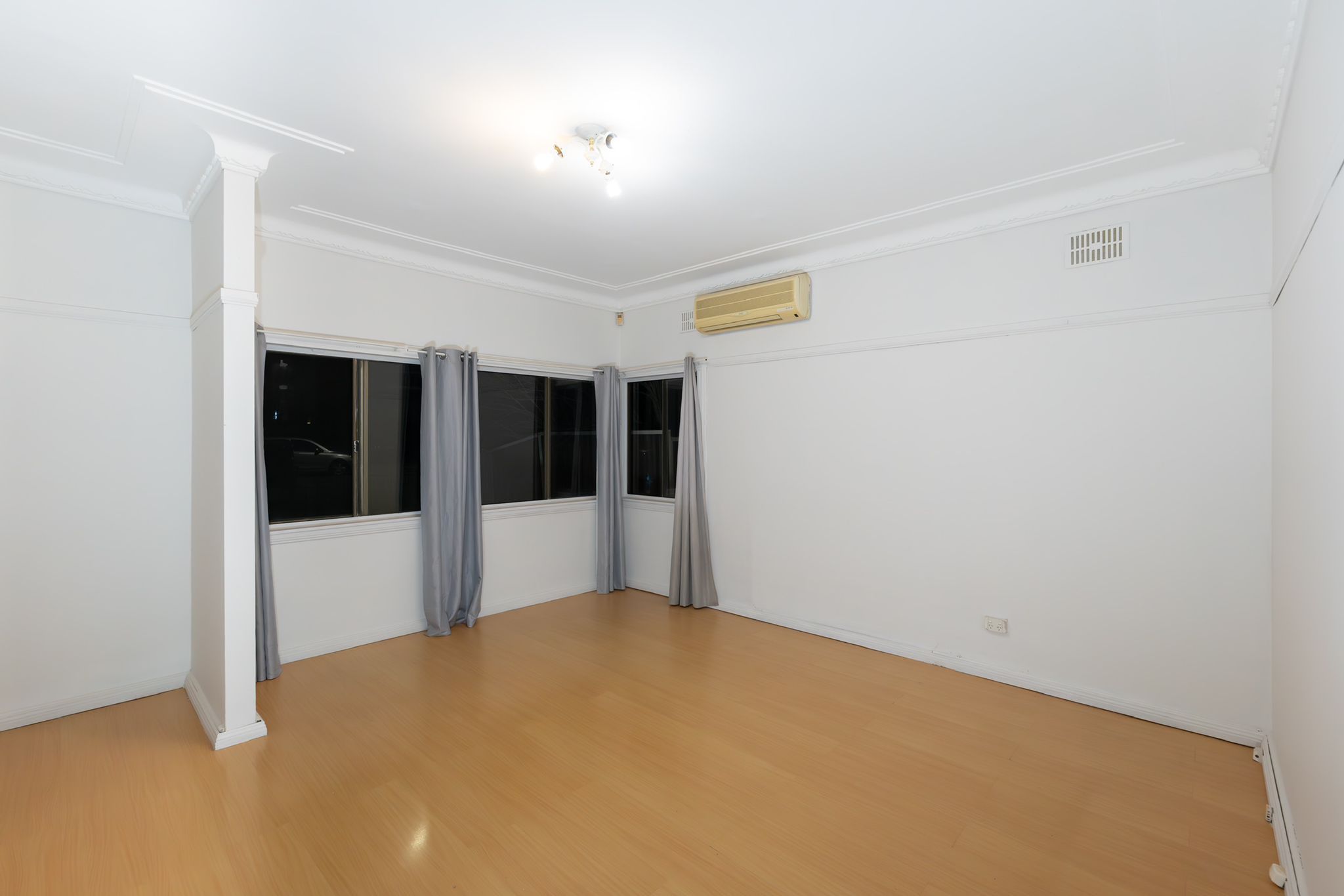 6 BONDS RD, RIVERWOOD NSW 2210, 0部屋, 0バスルーム, House