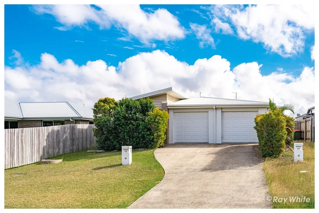 Norman Gardens 4Zimmer Exceptional Duplex Opportunity at 3 Campus Street, Norman Gardens