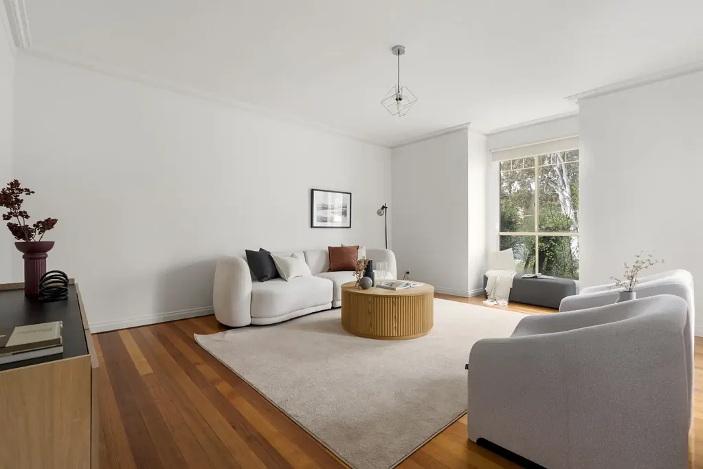 Greensborough 3ਬੈੱਡਰੂਮ Spacious, Light-Filled Living in a Peaceful Greensborough Setting