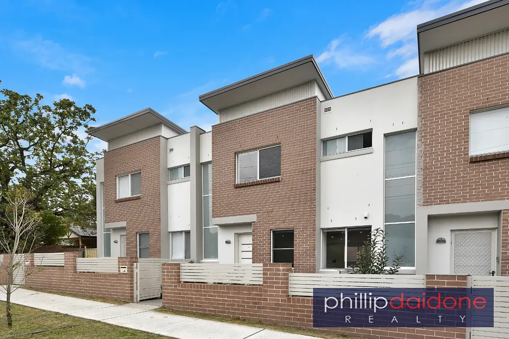 Modern 3 Bedroom Townhouse *DEPOSIT TAKEN*