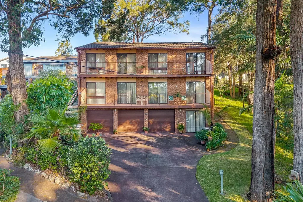 4 Leslie Parade, Saratoga, NSW 2251