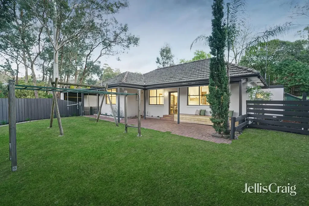 12 Research-Warrandyte Road, Research, VIC 3095