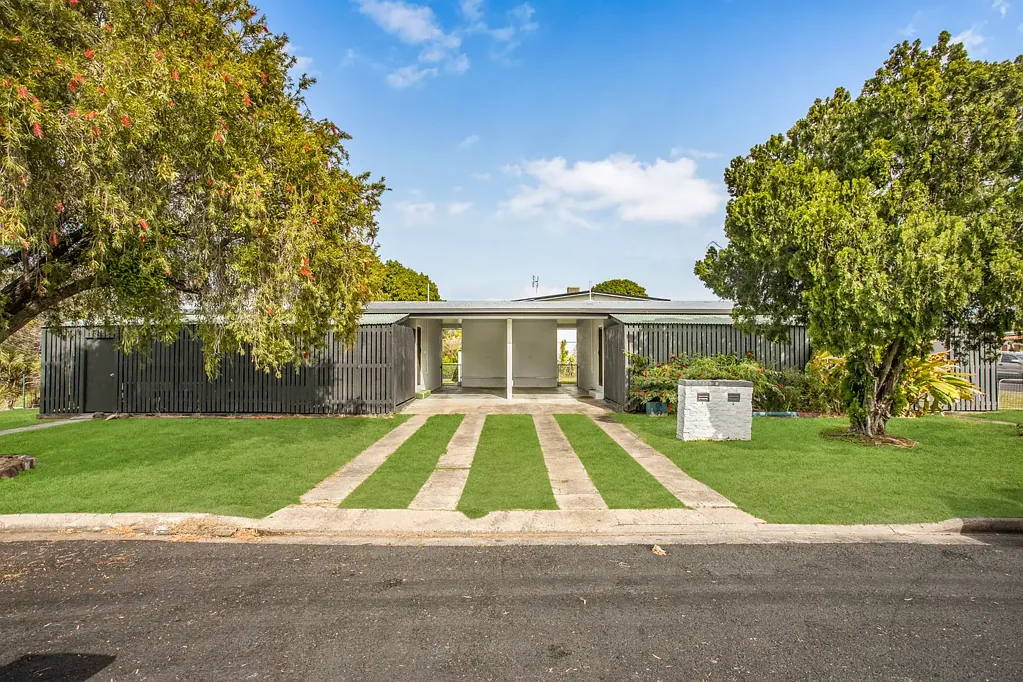 1 Bates Street, Park Avenue, QLD 4701