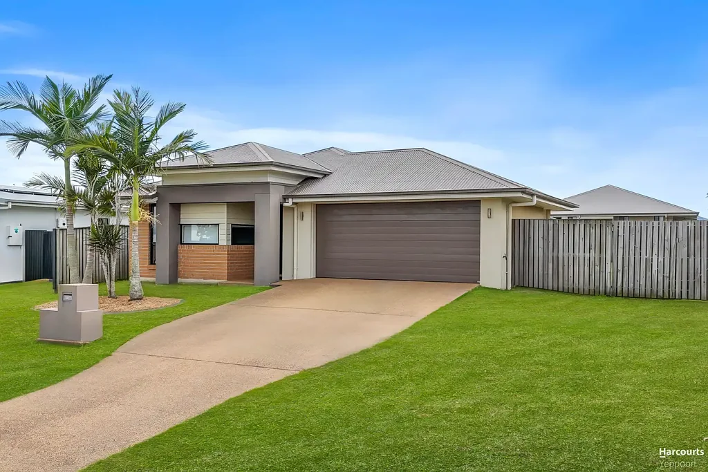 Hidden Valley 4Moenga Stylish, Low-Maintenance Family Home