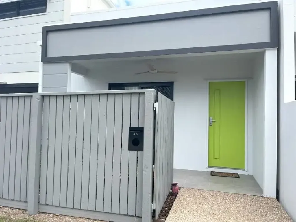 Oonoonba 2ห้องนอน Contemporary Terraced Style Home