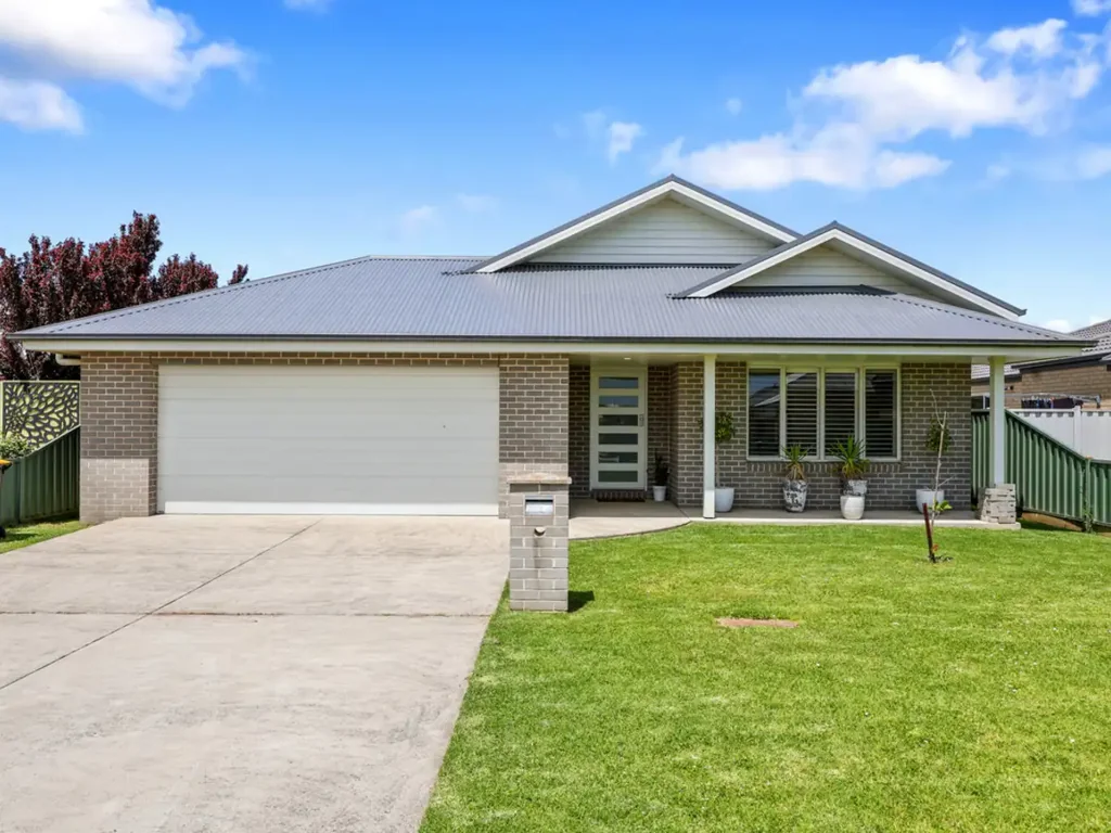 Koroit 3房  DELIGHTFUL MODERN FAMILY HOME