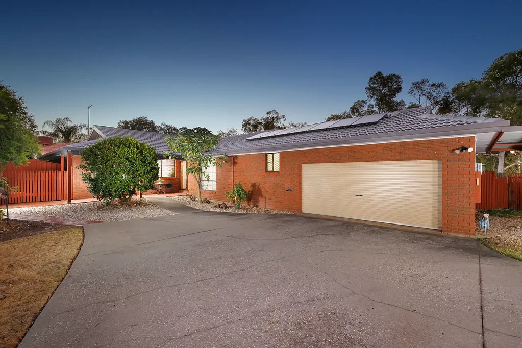 1 Wedge Court, West Wodonga, VIC 3690