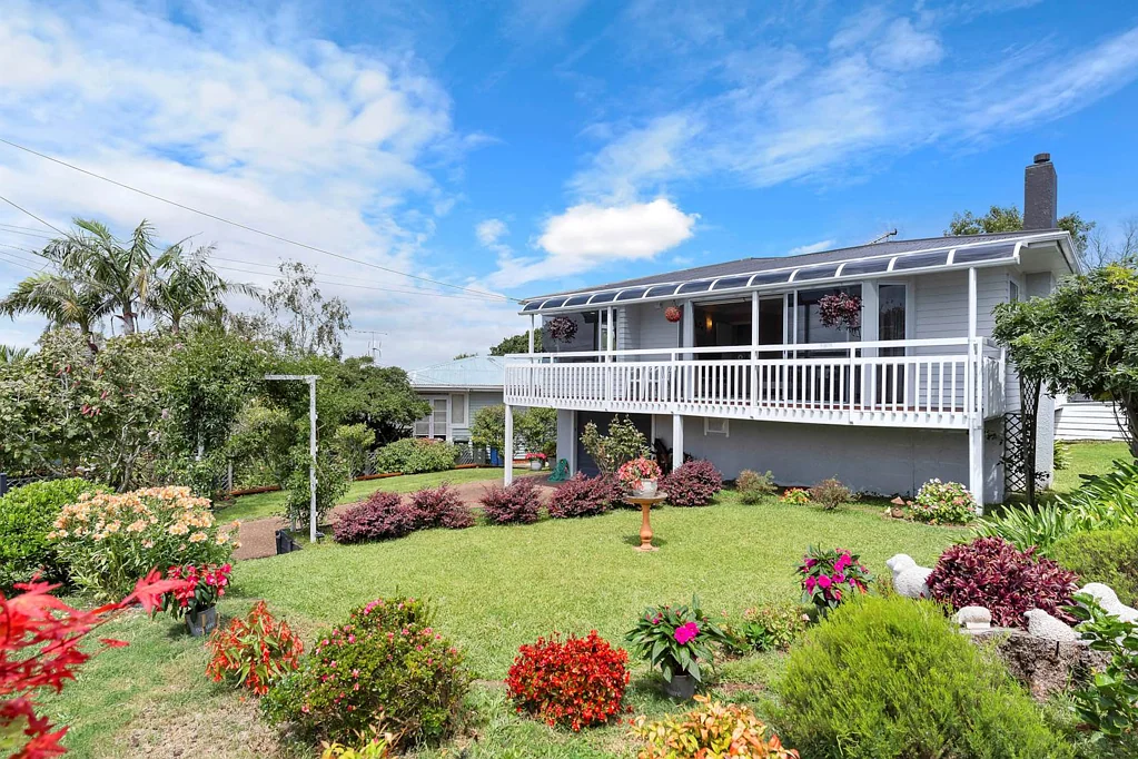 714 East Coast Road, Pinehill, North Shore City, Auckland