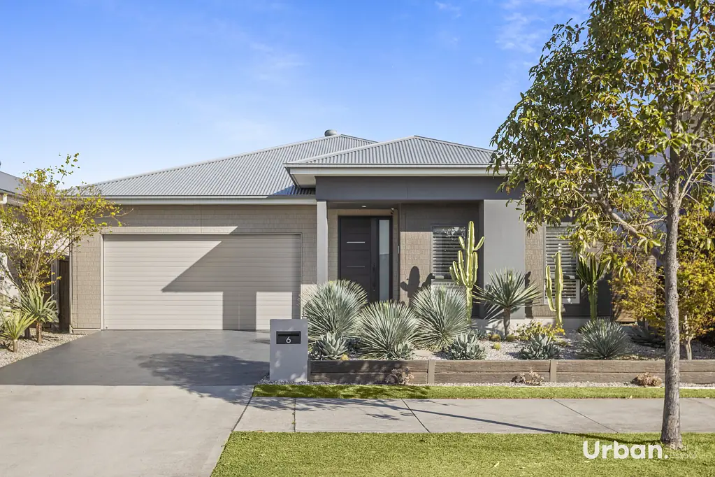 6 Gledswood Hills Drive, Gledswood Hills, NSW 2557