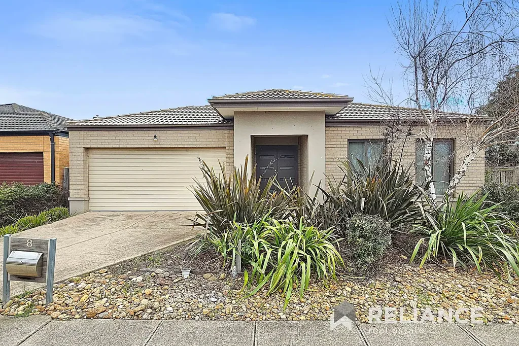 Family home in ALAMANDA School zone!