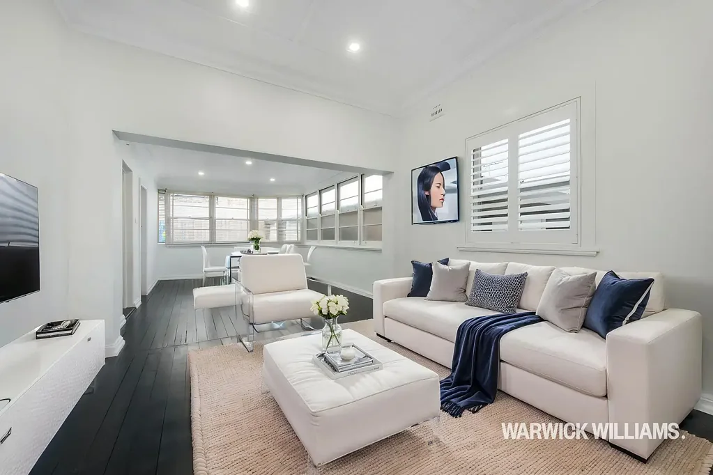 RENOVATED FAMILY HOME IN A PRIME LIFESTYLE LOCATION
