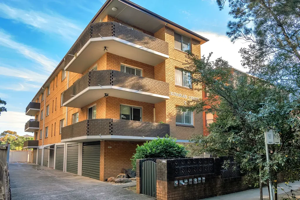 Kensington 3Zimmer Spacious Three Bedroom Apartment in a Prime Kensington Location